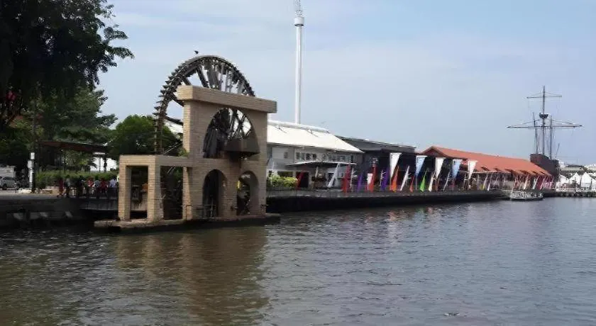 Quayside Hotel Malacca 3*,